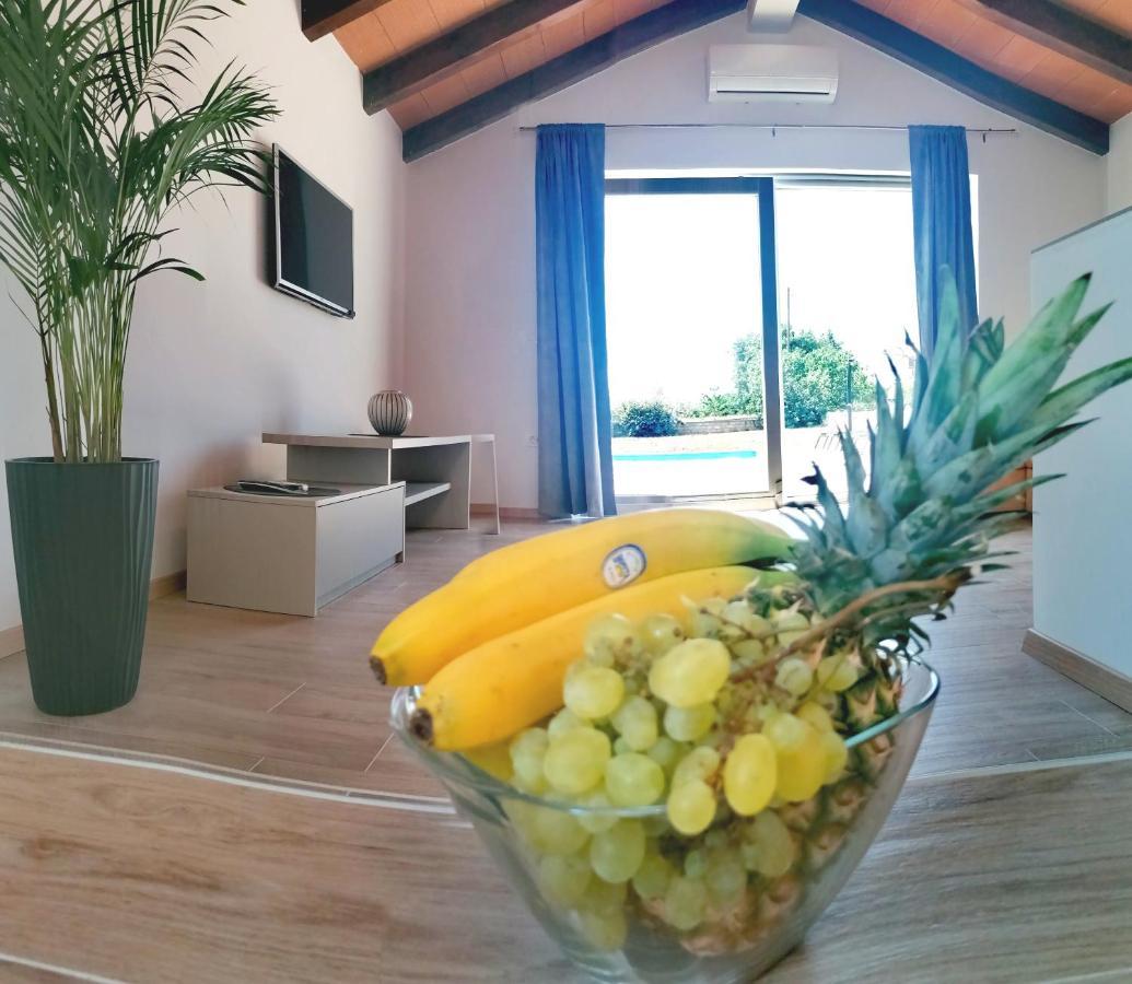 Cozy House With Pool Near Rovinj Apartment Kanfanar Exterior photo