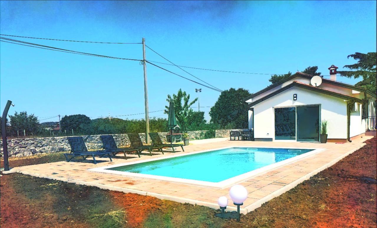 Cozy House With Pool Near Rovinj Apartment Kanfanar Exterior photo